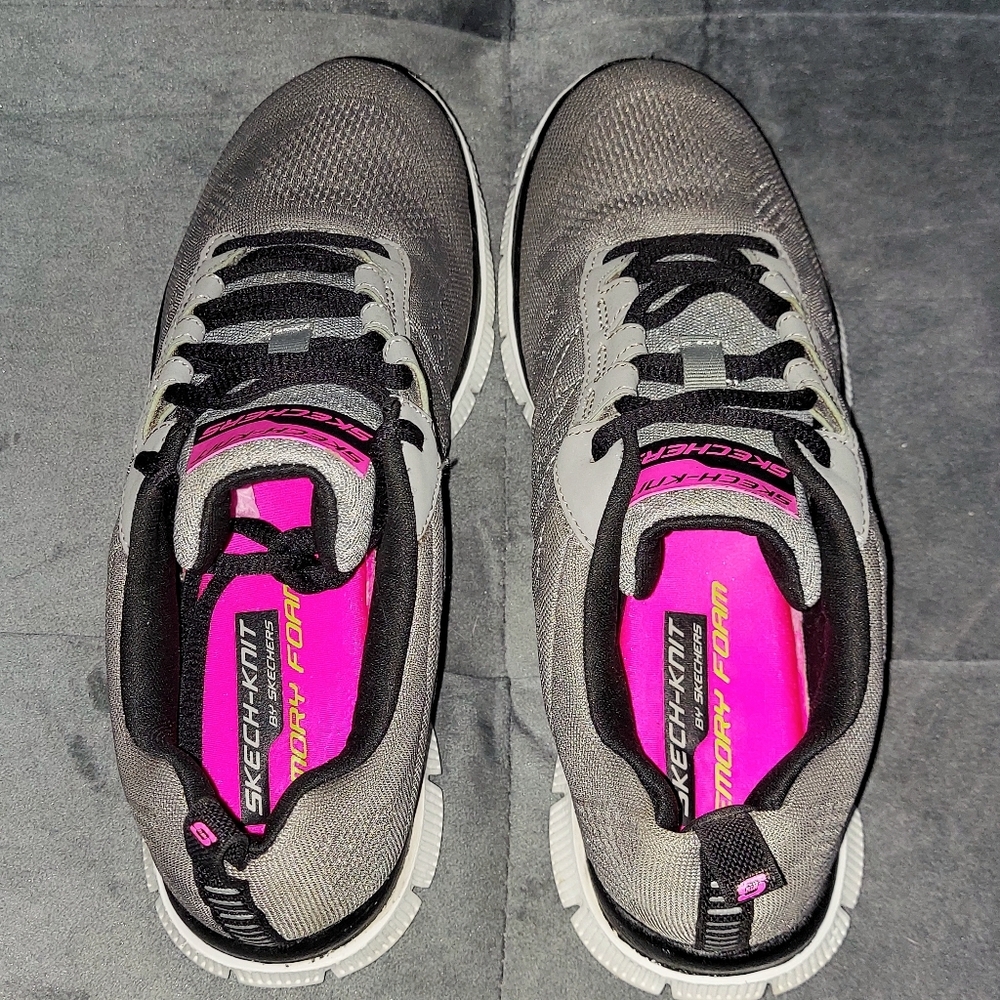 EUC SKECHERS SKECH-KNIT WOMENS RUNNING A SNEAKERS FLEX SOLE MEMORY FOAM SIZE 8 - Picture 4 of 6